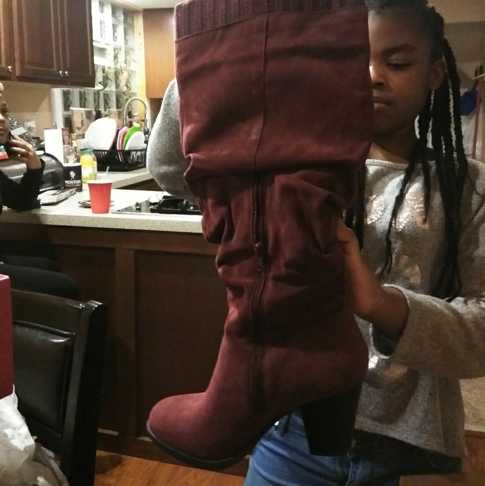 Brand new burgundy boots